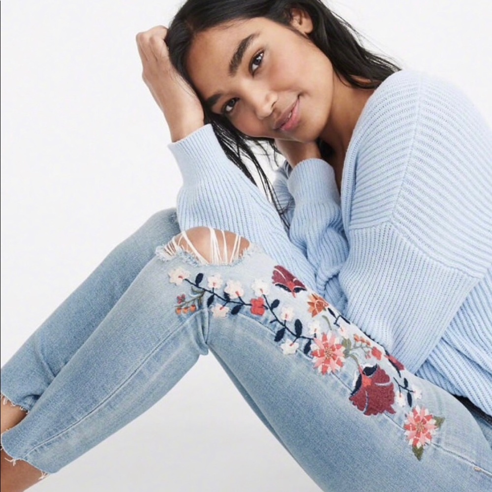 Abercrombie boho Embroidered Jeans sz 2